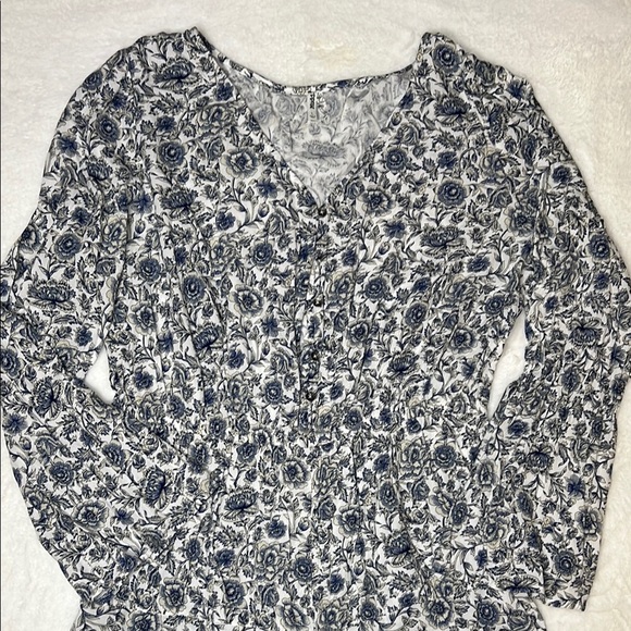 Mudd Floral Bell-Sleeve Romper Size L - Picture 4 of 8